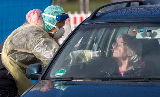 독일 드라이브스루 선별진료소  [EPA=연합뉴스]
